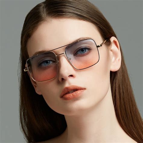 WOMEN'S LUXURY TRANSPARENT SUNGLASSES .